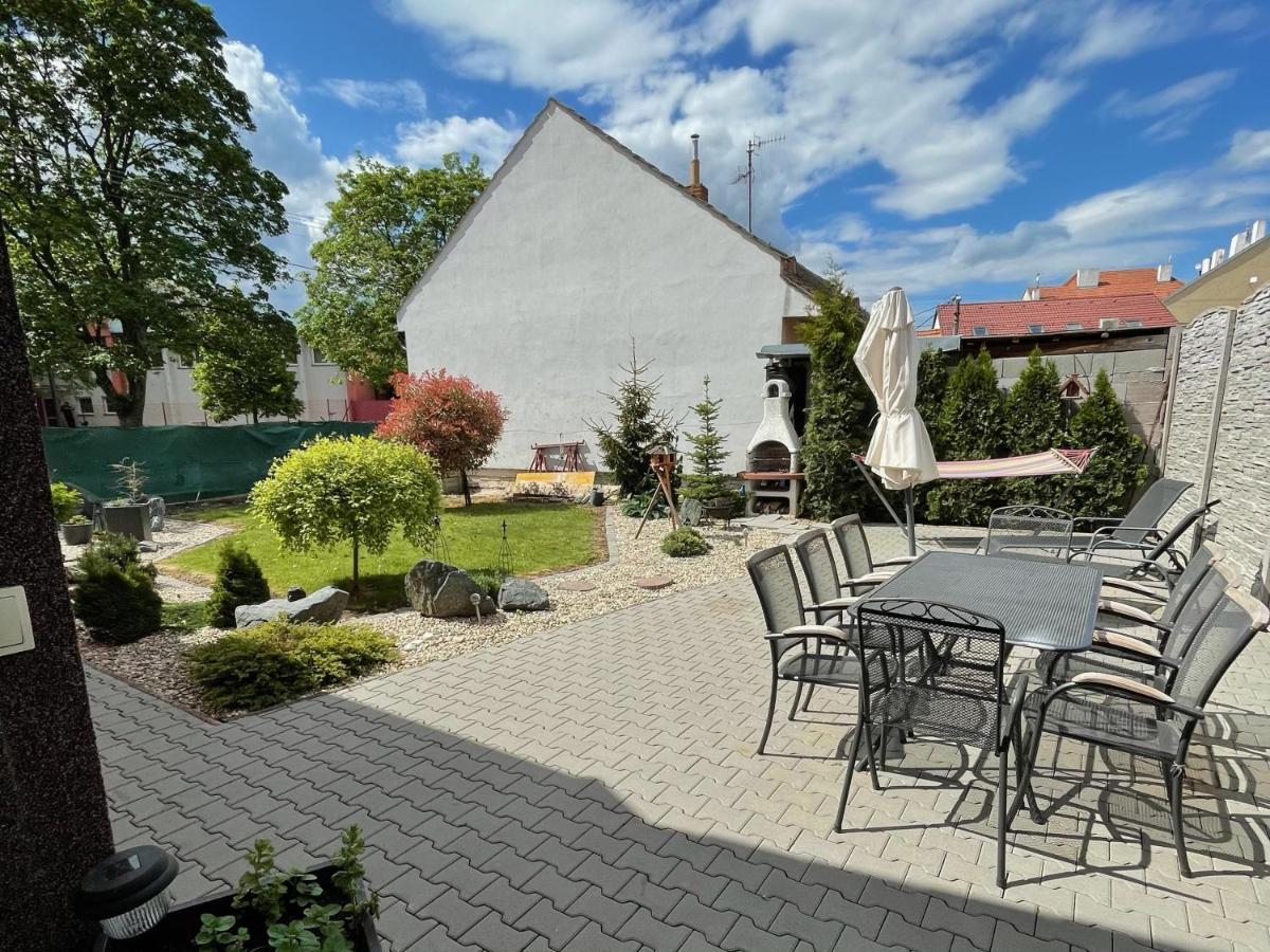 Ubytovani U Mikesa Břeclav Exterior foto