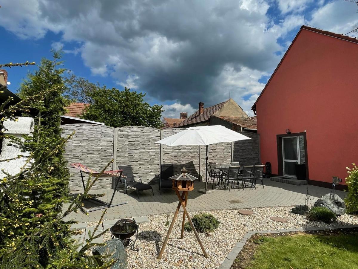 Ubytovani U Mikesa Břeclav Exterior foto